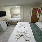 Sultanahmet Blue Yacht House Проживание в семье *