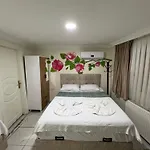 Sultanahmet Blue Yacht House Проживание в семье Стамбул