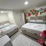 Sultanahmet Blue Yacht House
